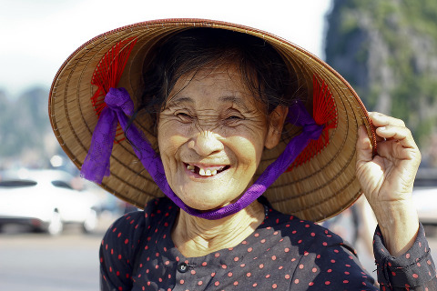 vecchia vietnamita sdentata