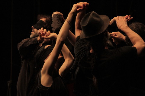spettacolo teatrale gli orbi